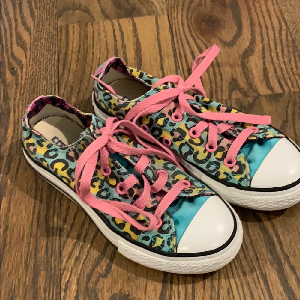 Converse Tennis Shoes